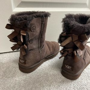 Womens 7 chocolate Bailey bow